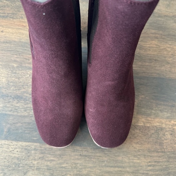 Sanctuary Ravish Chelsea Suede Bootie Burgandy - Picture 4 of 5